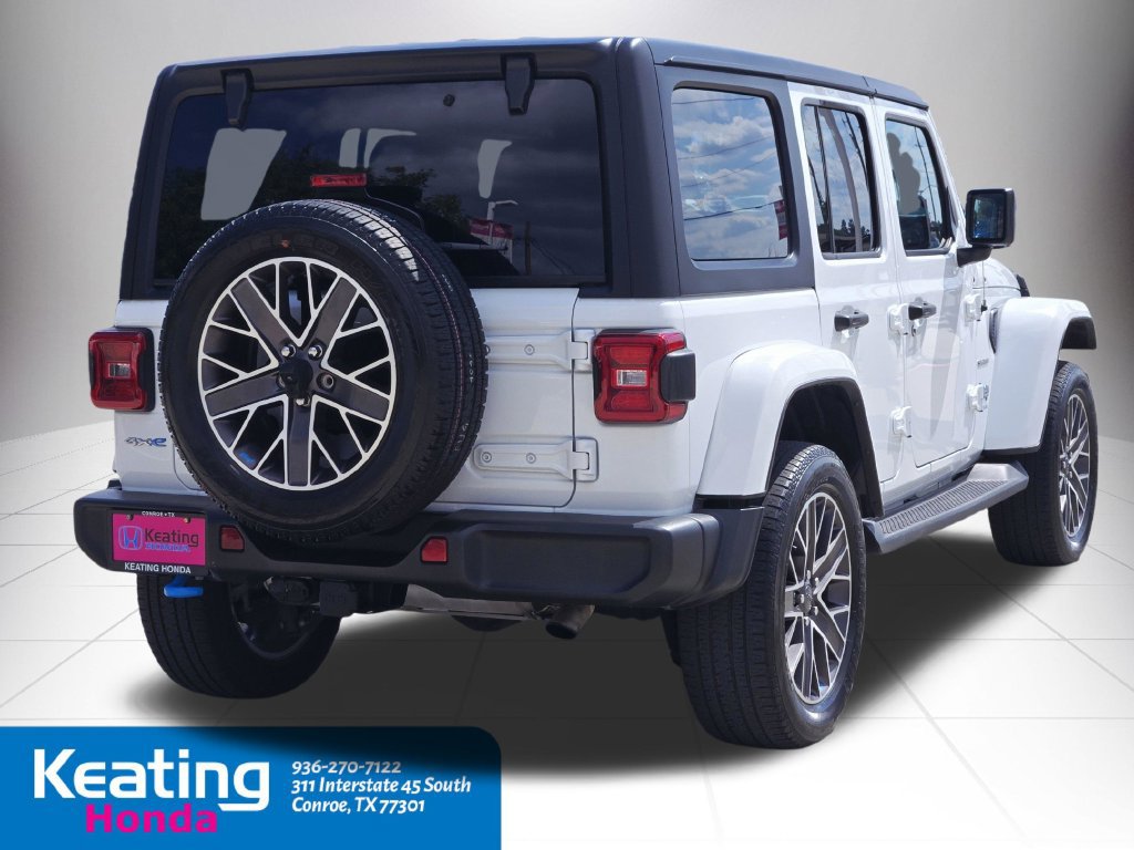 Used 2023 Jeep Wrangler Unlimited Sahara w/ Cold Weather Group AWD/4WD image 5