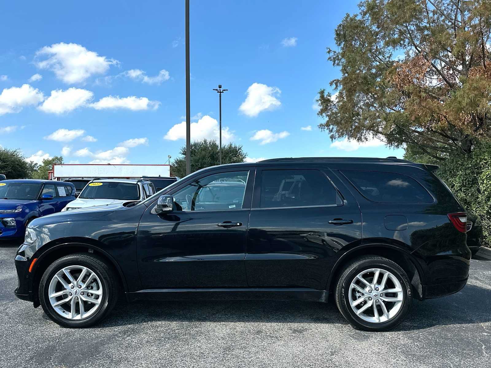 Used 2025 Dodge Durango GT AWD/4WD image 12