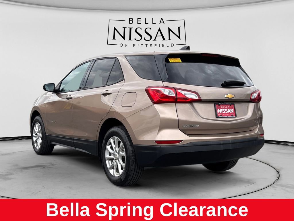 Used 2019 Chevrolet Equinox LS w/ LS Convenience Package AWD/4WD image 3