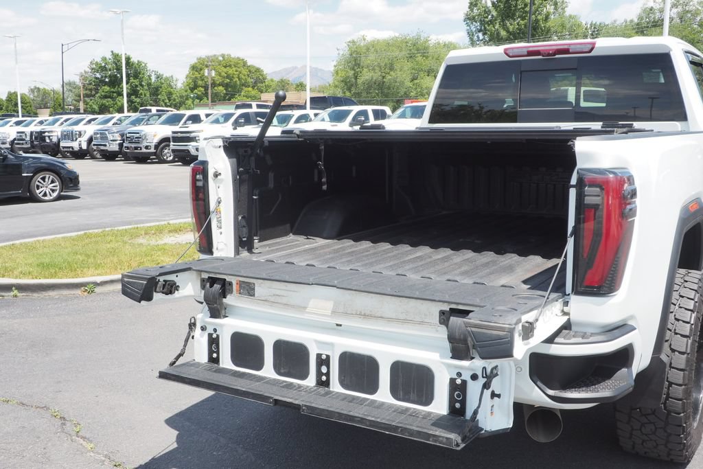 Used 2024 GMC Sierra 3500 AT4 w/ Technology Package AWD/4WD image 19