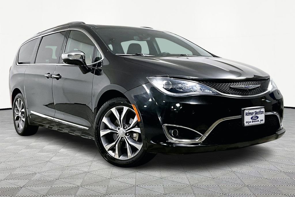 Used 2020 Chrysler Pacifica Limited w/ Tire & Wheel Group