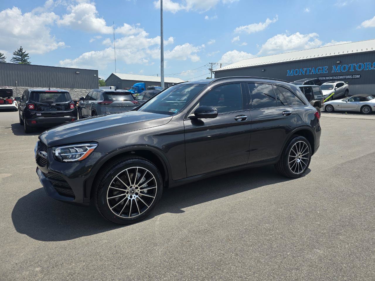 Used 2022 Mercedes-Benz GLC 300 4MATIC image 3