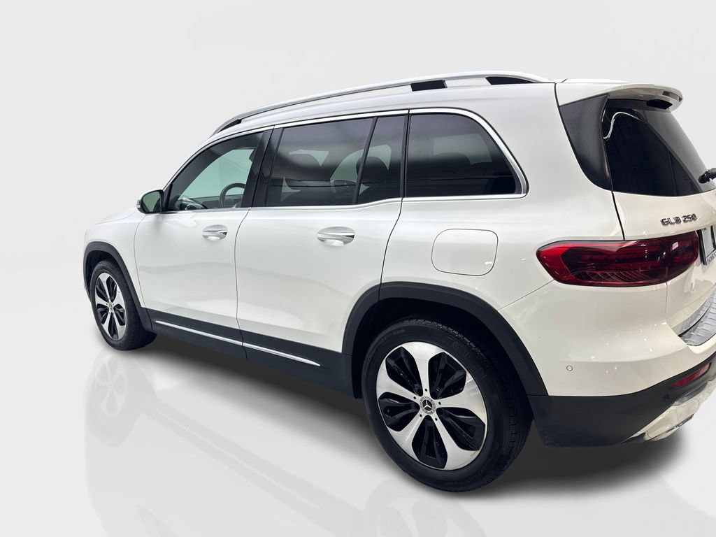 Used 2025 Mercedes-Benz GLB 250 w/ Exclusive Package image 14