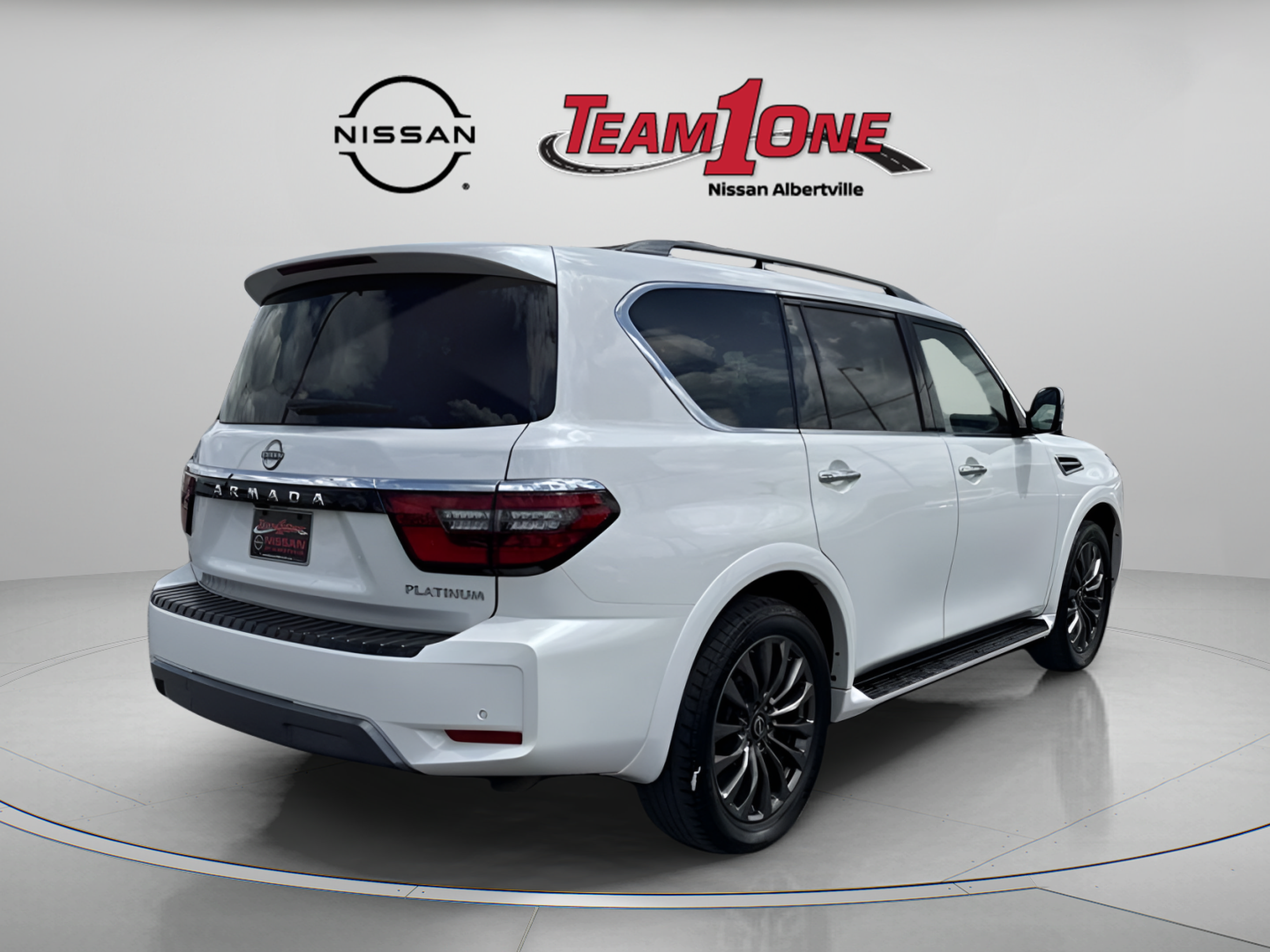 Used 2023 Nissan Armada Platinum w/ Captain's Chairs Package AWD/4WD image 8