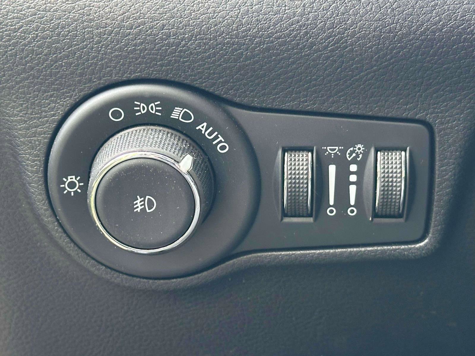 Used 2022 Jeep Compass Trailhawk w/ Trailhawk Convenience Group image 19