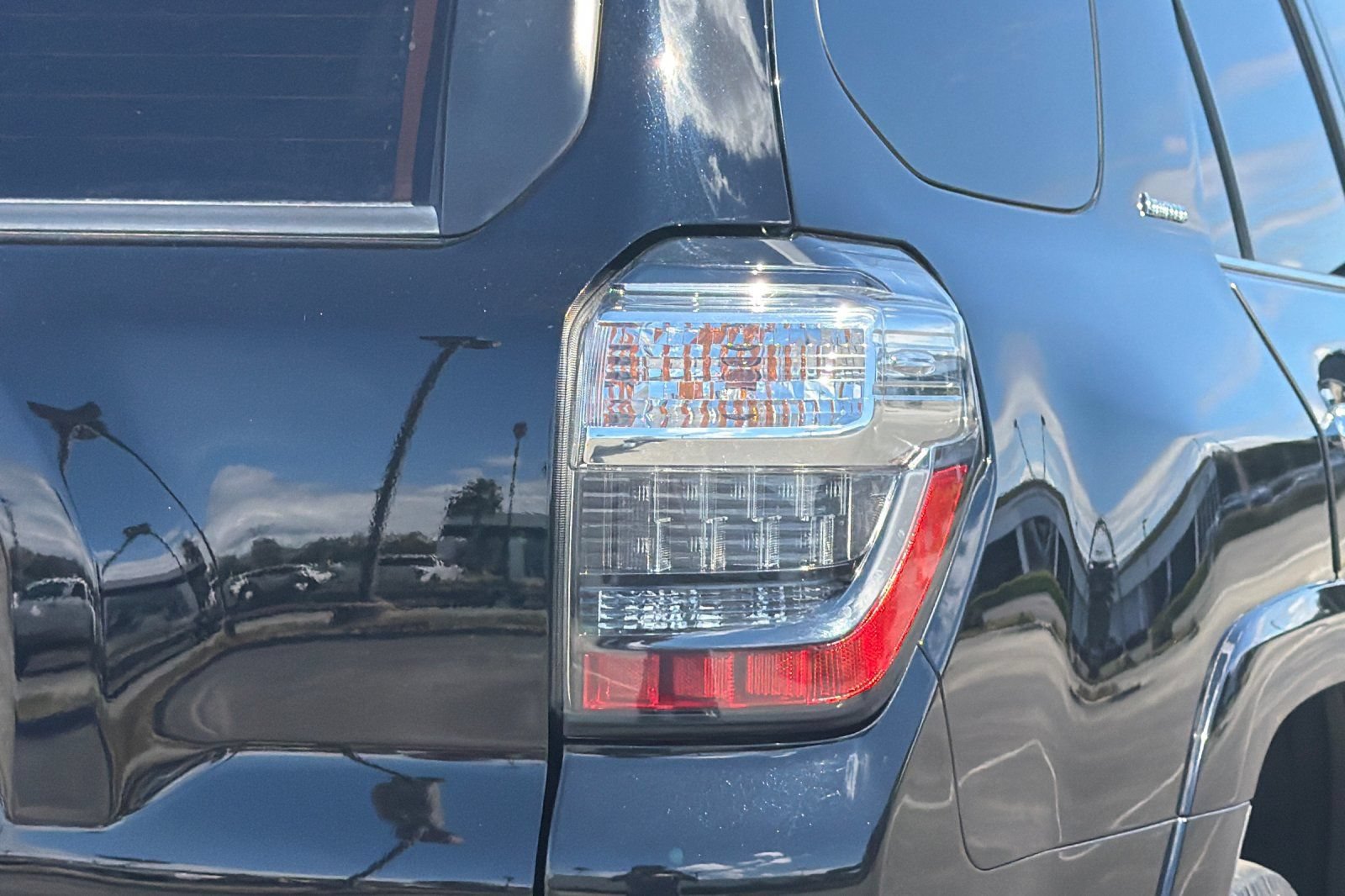 Used 2019 Toyota 4Runner Limited AWD/4WD image 39
