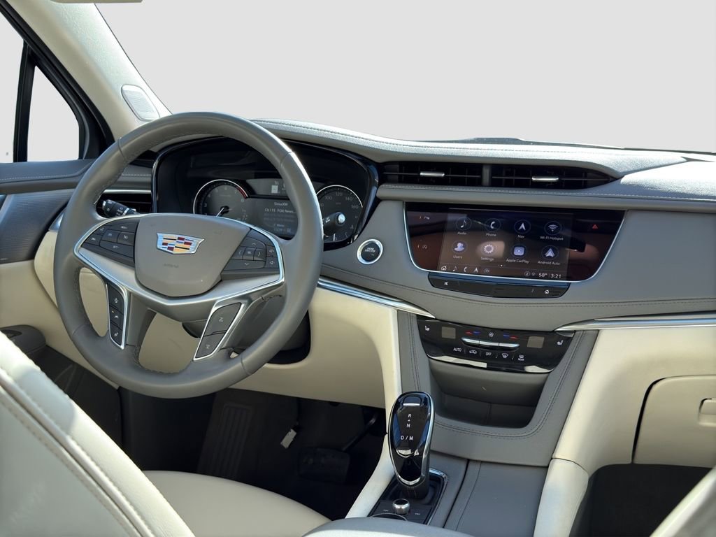 Used 2025 Cadillac XT5 Premium Luxury image 13