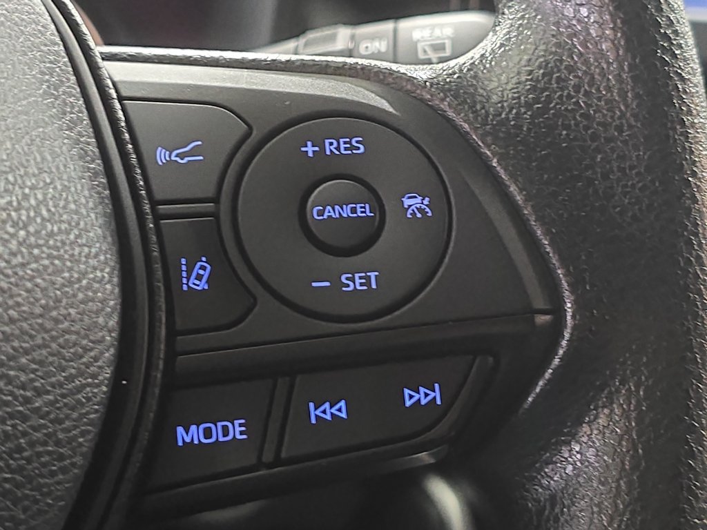 Used 2022 Toyota RAV4 XLE w/ Convenience Package FWD image 14