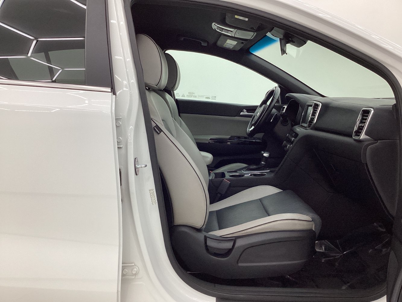 Used 2018 Kia Sportage EX w/ EX Sport Appearance Package AWD/4WD image 15