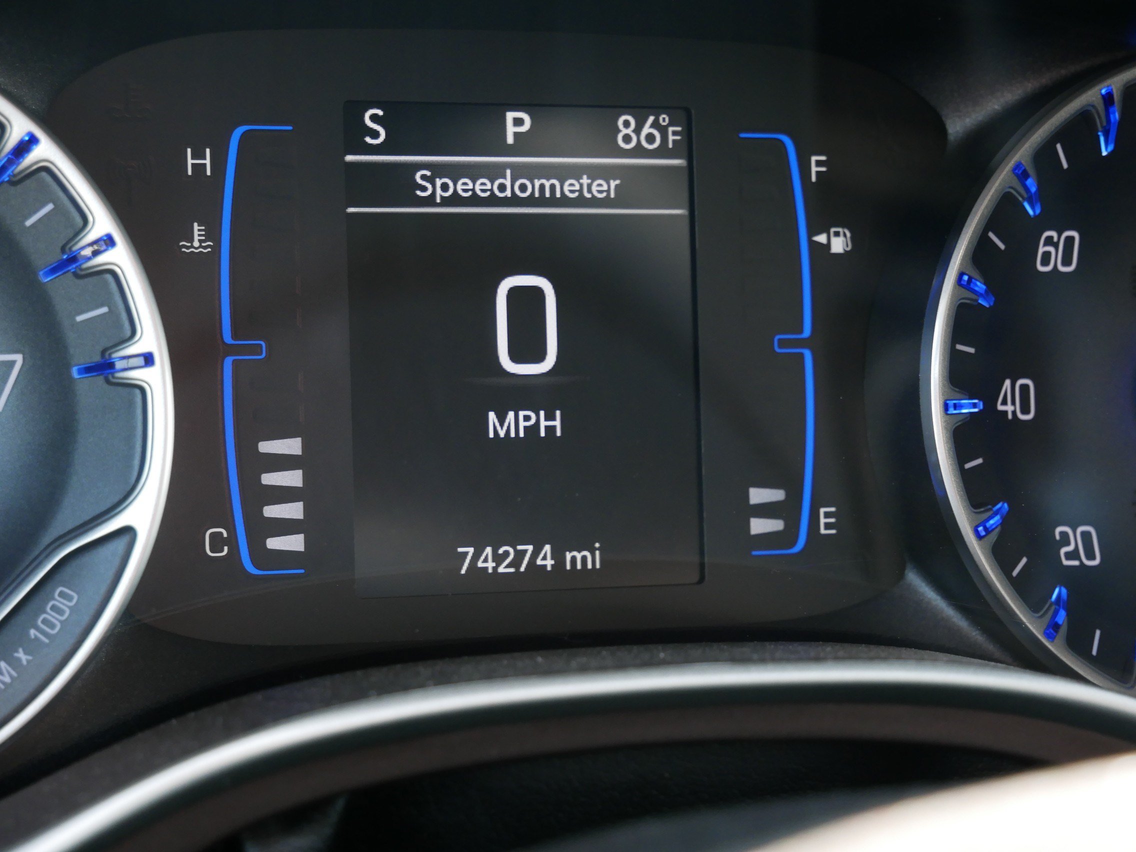 Used 2023 Chrysler Voyager LX FWD image 33