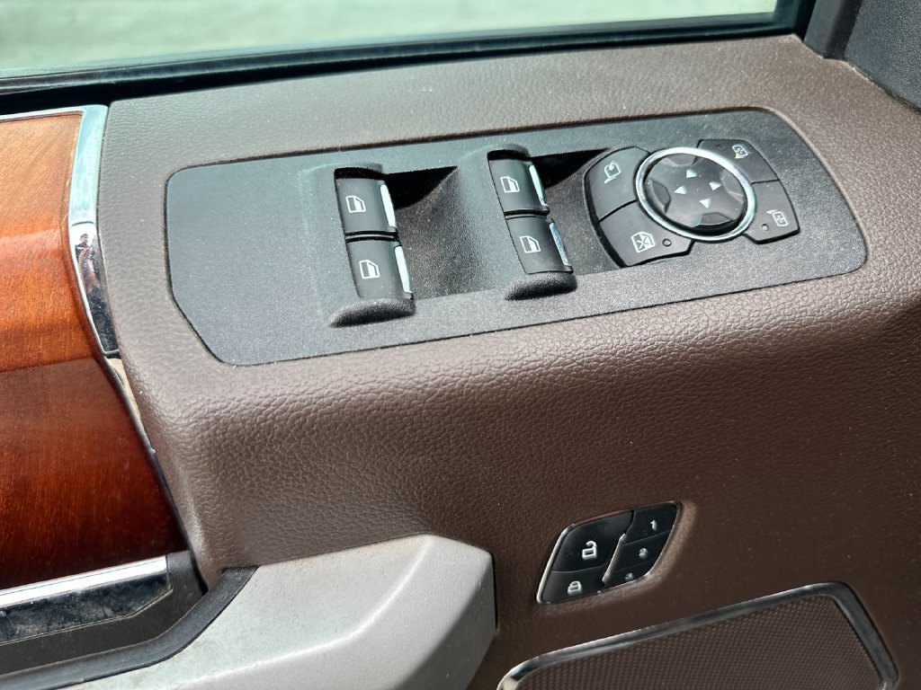 Used 2019 Ford F150 King Ranch w/ Equipment Group 601A Luxury AWD/4WD image 10