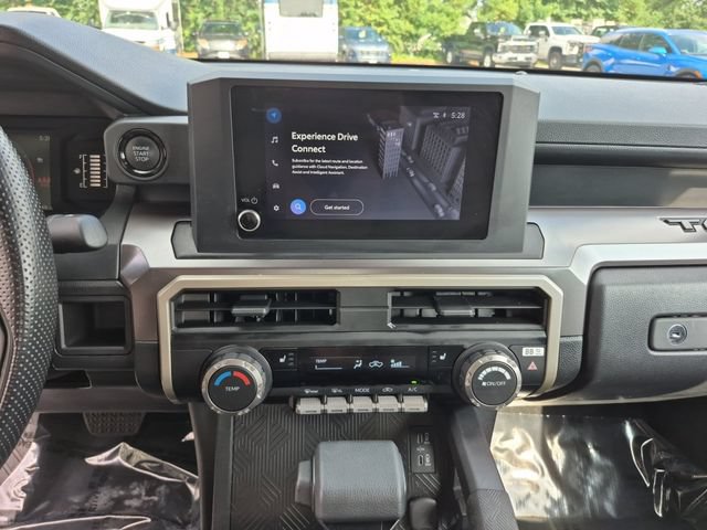 Used 2025 Toyota Tacoma SR5 AWD/4WD image 15