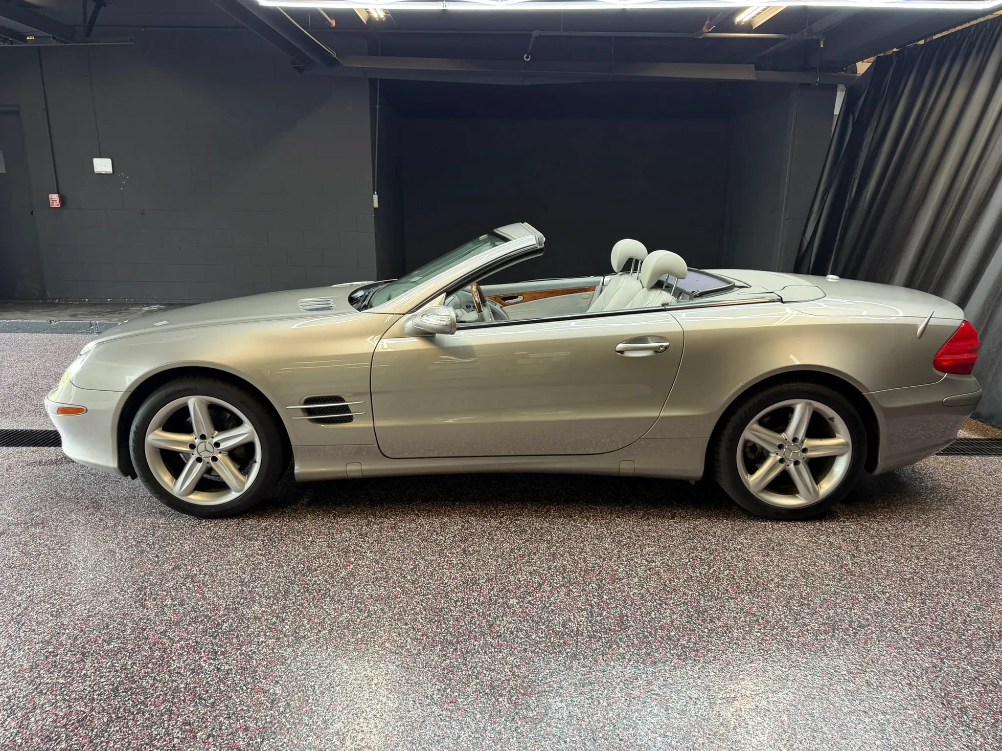Used 2005 Mercedes-Benz SL 500 image 6
