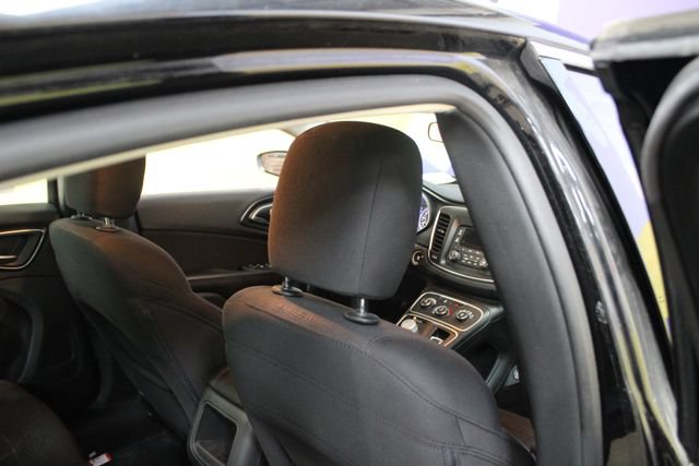 Used 2015 Chrysler 200 LX FWD image 10