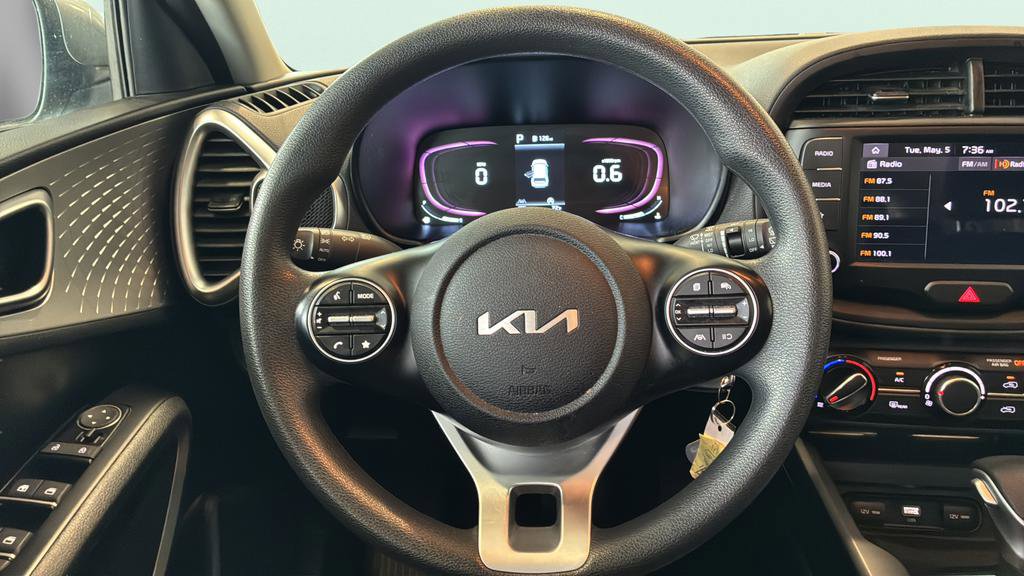 Used 2023 Kia Soul LX w/ LX Technology Package FWD image 26