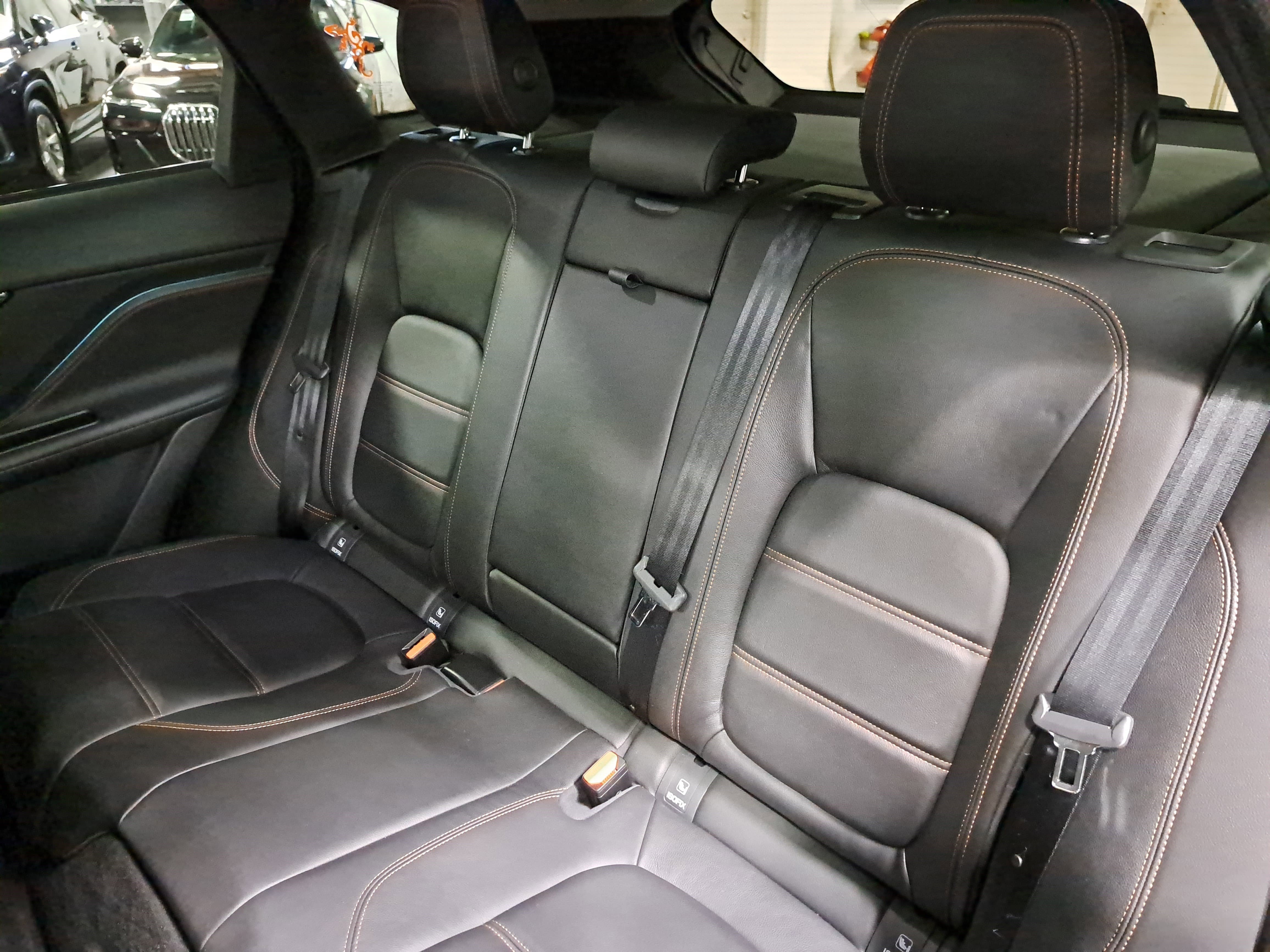 Used 2018 Jaguar F-PACE Prestige image 15