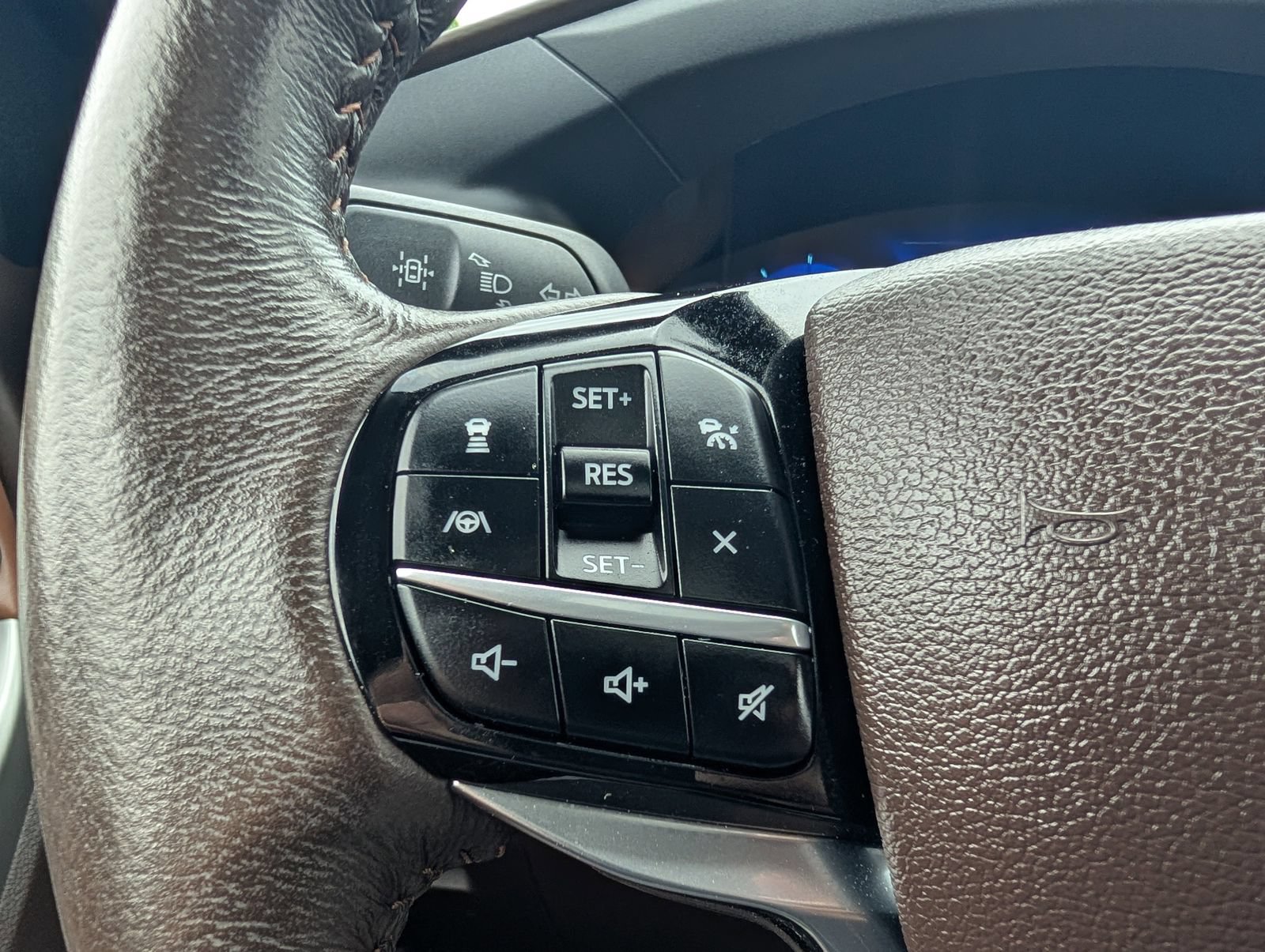 Used 2022 Ford Explorer King Ranch w/ Technology Package AWD/4WD image 22