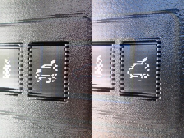 Used 2023 Subaru Outback Premium image 13