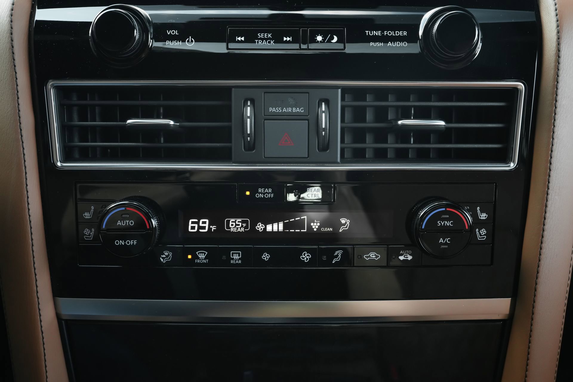 Used 2024 INFINITI QX80 Sensory image 15