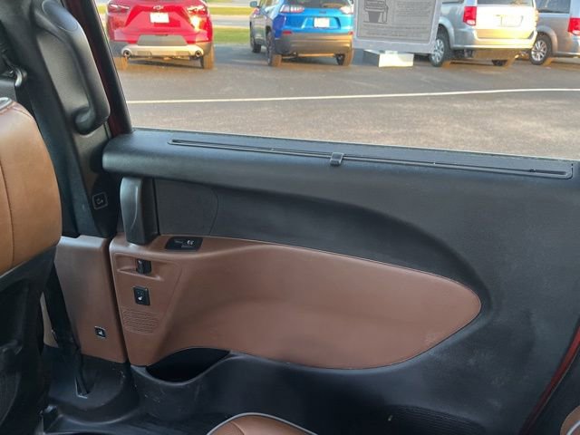 Used 2018 Chrysler Pacifica Limited w/ Tire & Wheel Group image 15