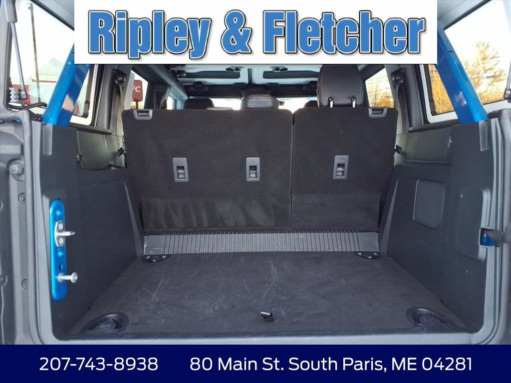 Used 2025 Ford Bronco Badlands image 11