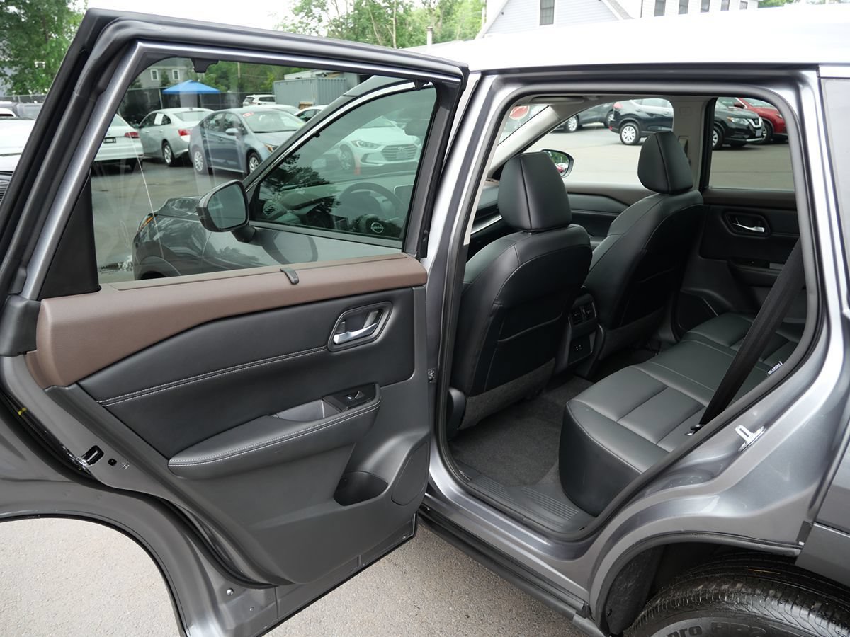 Used 2022 Nissan Rogue SV w/ SV Premium Package AWD/4WD image 28