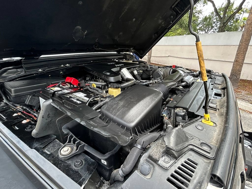 Used 2018 Jeep Wrangler Unlimited Sahara AWD/4WD image 32