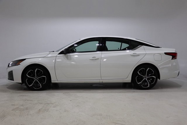 Used 2025 Nissan Altima 2.5 SR FWD image 4