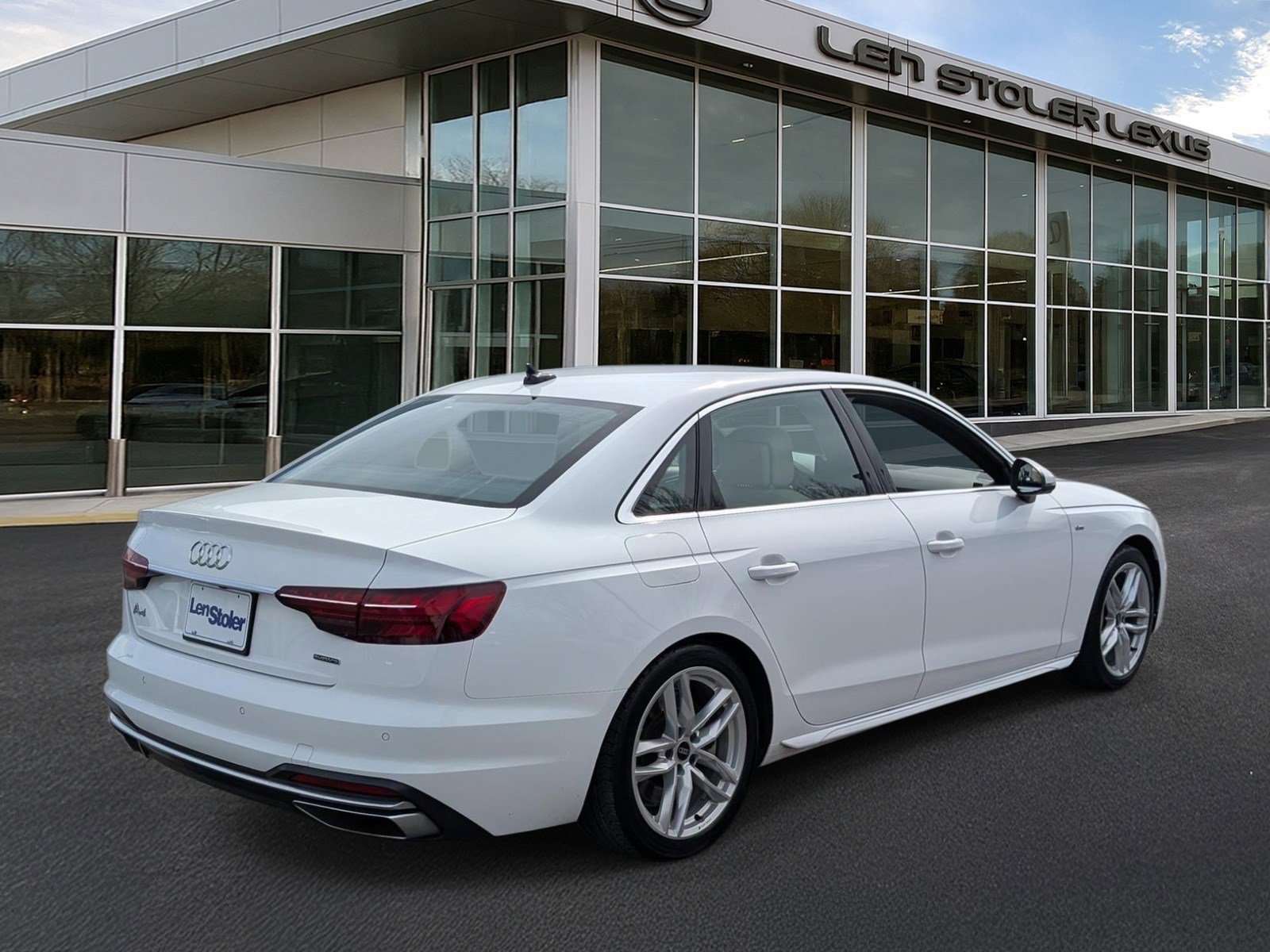 Used 2024 Audi A4 2.0T Premium Plus image 3