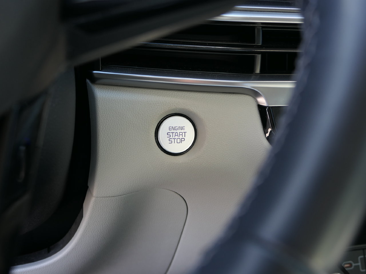 Certified 2025 Kia Sorento EX FWD image 18