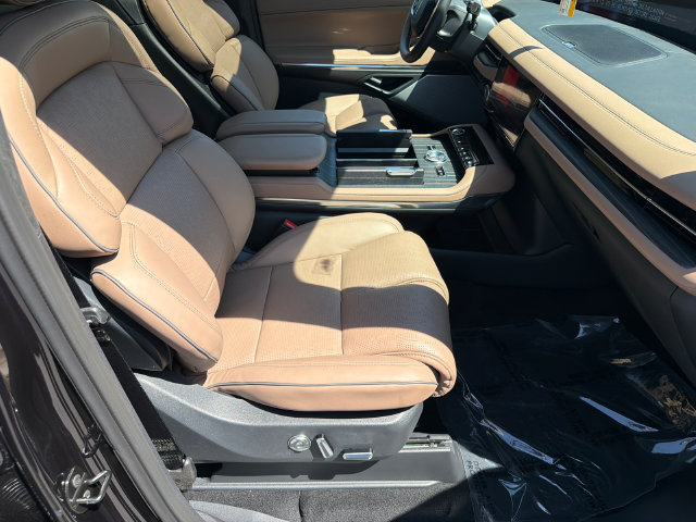 New 2027 Lincoln Navigator L Black Label AWD/4WD image 14