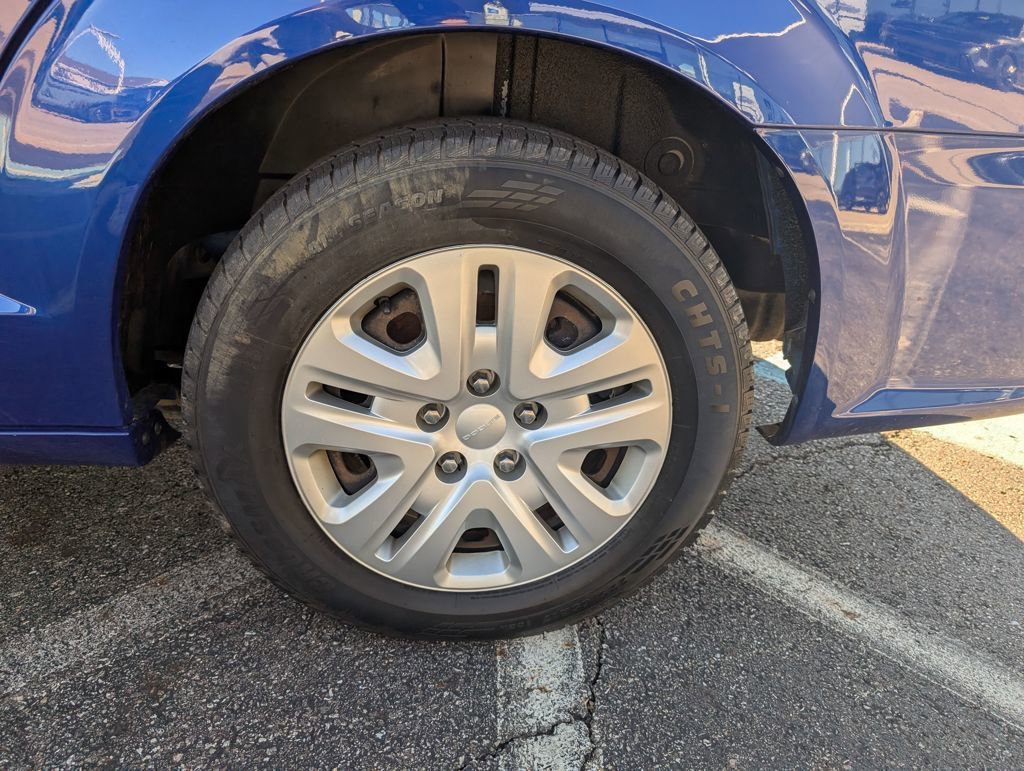 Used 2019 Dodge Grand Caravan SE w/ UConnect Hands-Free Group image 22