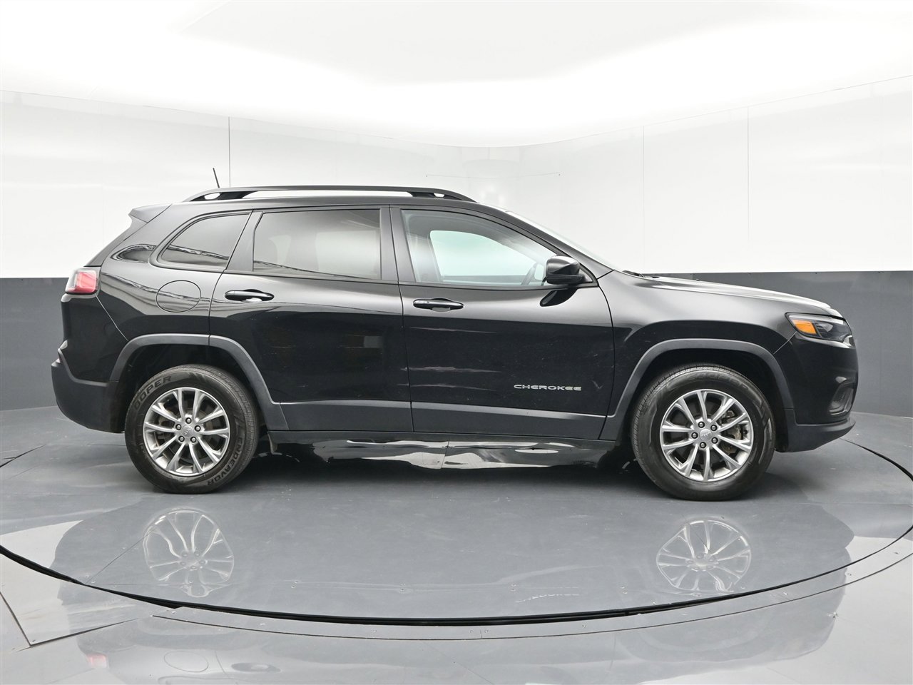 Used 2022 Jeep Cherokee Latitude Lux image 4