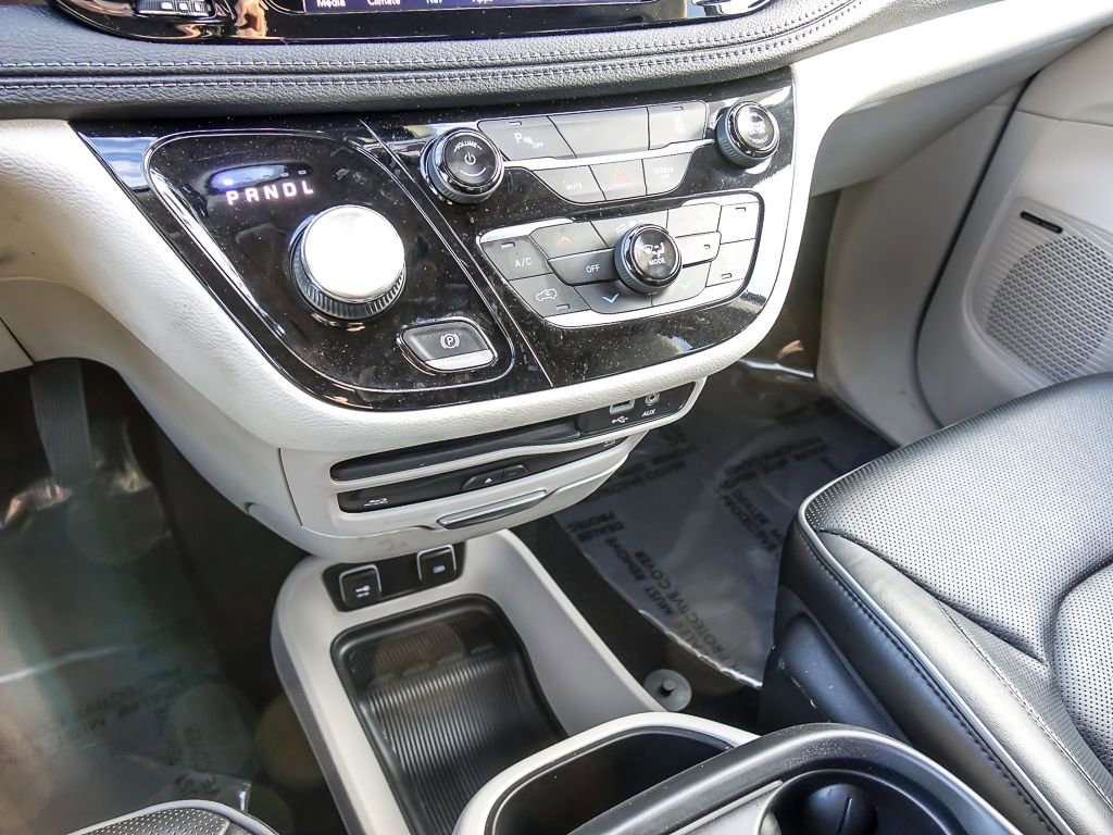 Used 2020 Chrysler Pacifica Limited FWD image 23
