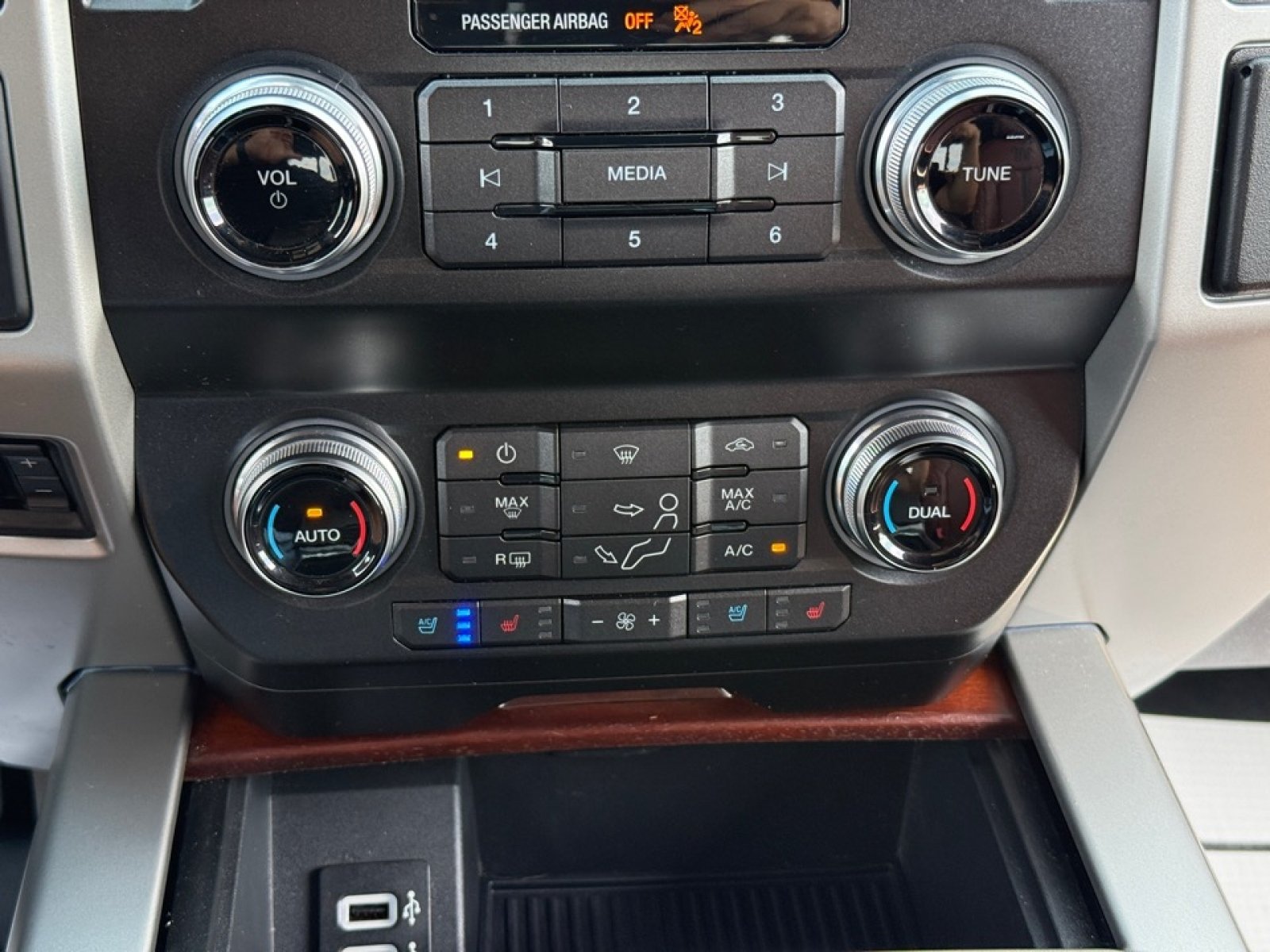 Used 2019 Ford F250 King Ranch w/ King Ranch Ultimate Package AWD/4WD image 19