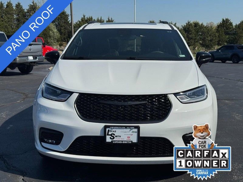 Used 2025 Chrysler Pacifica Limited image 11