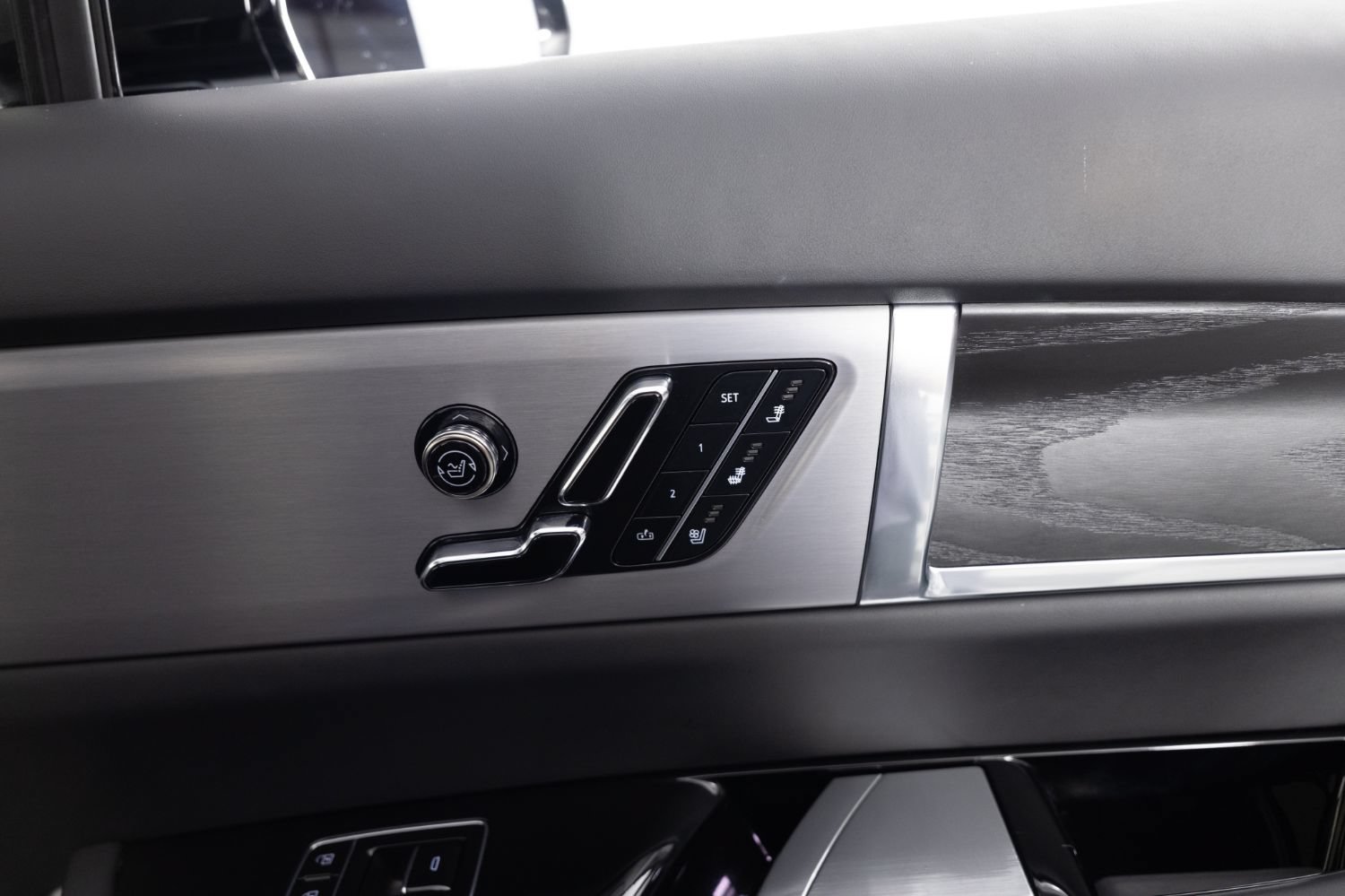 Used 2026 Cadillac Vistiq Platinum w/ LPO, Floor Liner Package AWD/4WD image 30