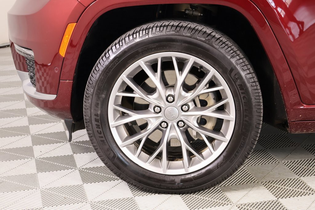 Used 2023 Jeep Grand Cherokee L Summit w/ Luxury Tech Group V image 21