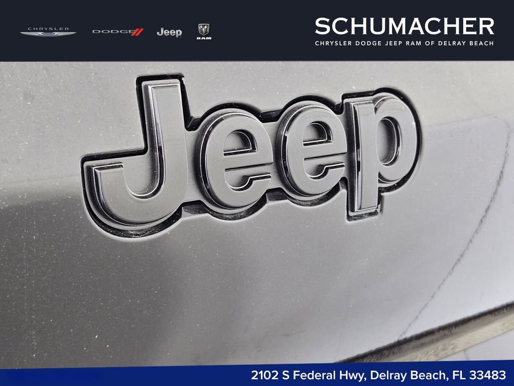 New 2025 Jeep Grand Cherokee L Summit AWD/4WD image 14