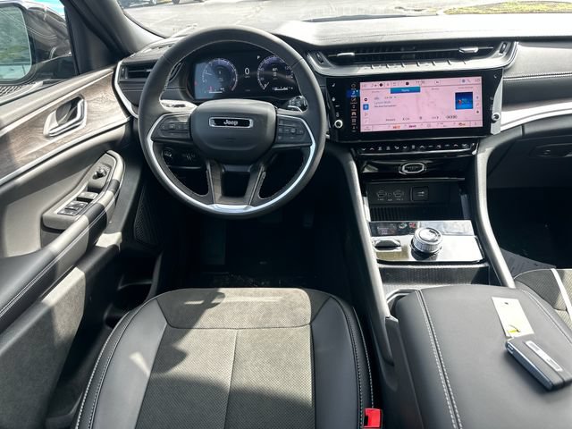 New 2027 Jeep Grand Cherokee Altitude AWD/4WD image 17