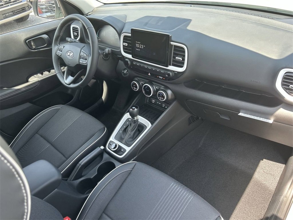 New 2025 Hyundai Venue Limited image 19