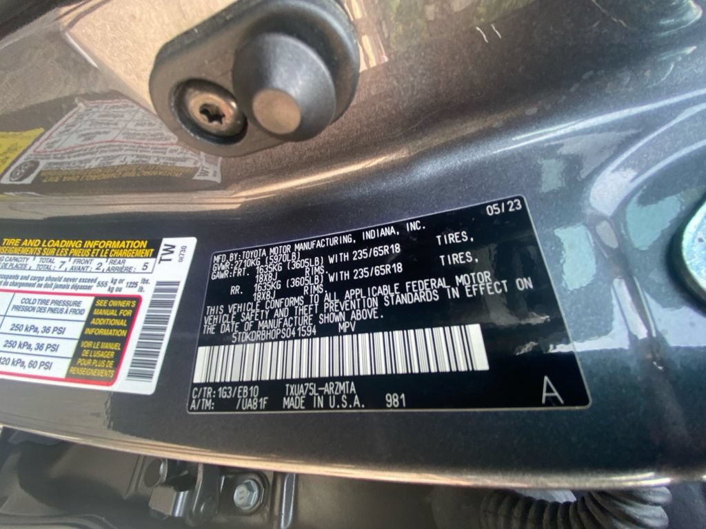 Used 2023 Toyota Highlander XLE AWD/4WD image 27