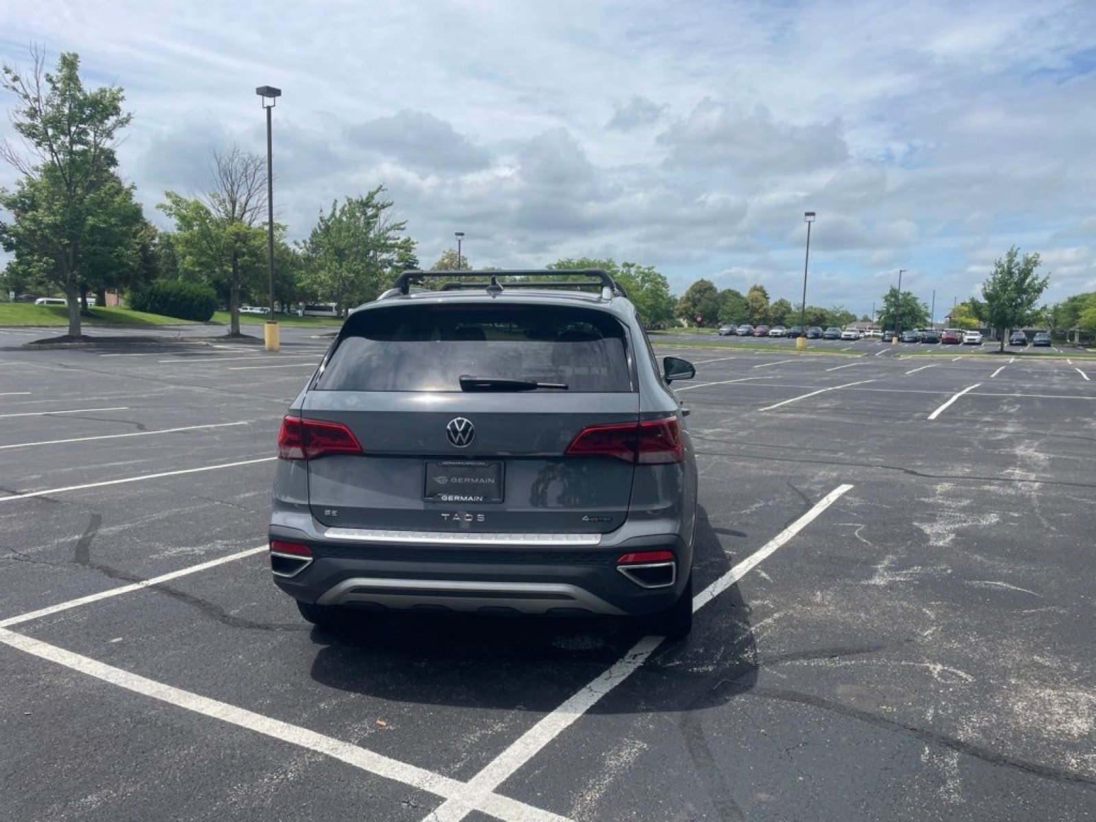 Used 2022 Volkswagen Taos SE w/ Panoramic Sunroof Package AWD/4WD image 5