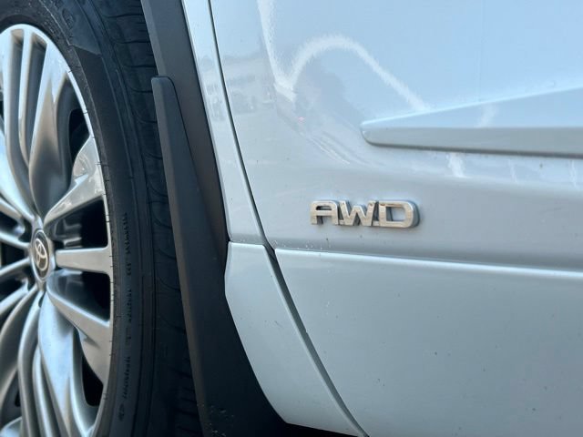Certified 2025 Toyota Highlander Platinum AWD/4WD image 13