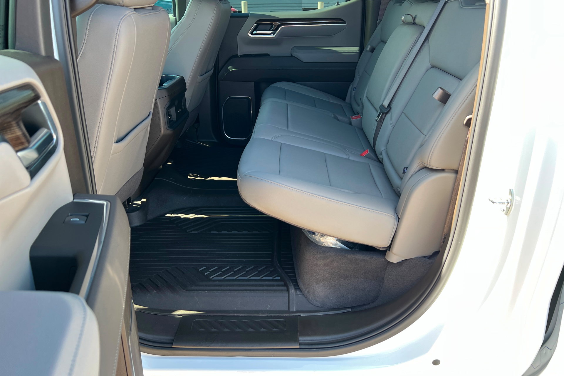 Used 2025 Chevrolet Silverado 1500 LT Trail Boss w/ Convenience Package II AWD/4WD image 23