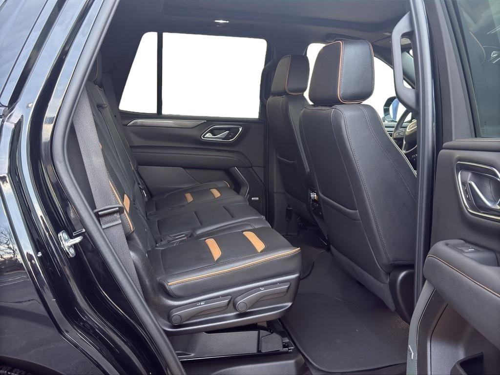 Used 2024 GMC Yukon AT4 w/ Technology Package AWD/4WD image 8