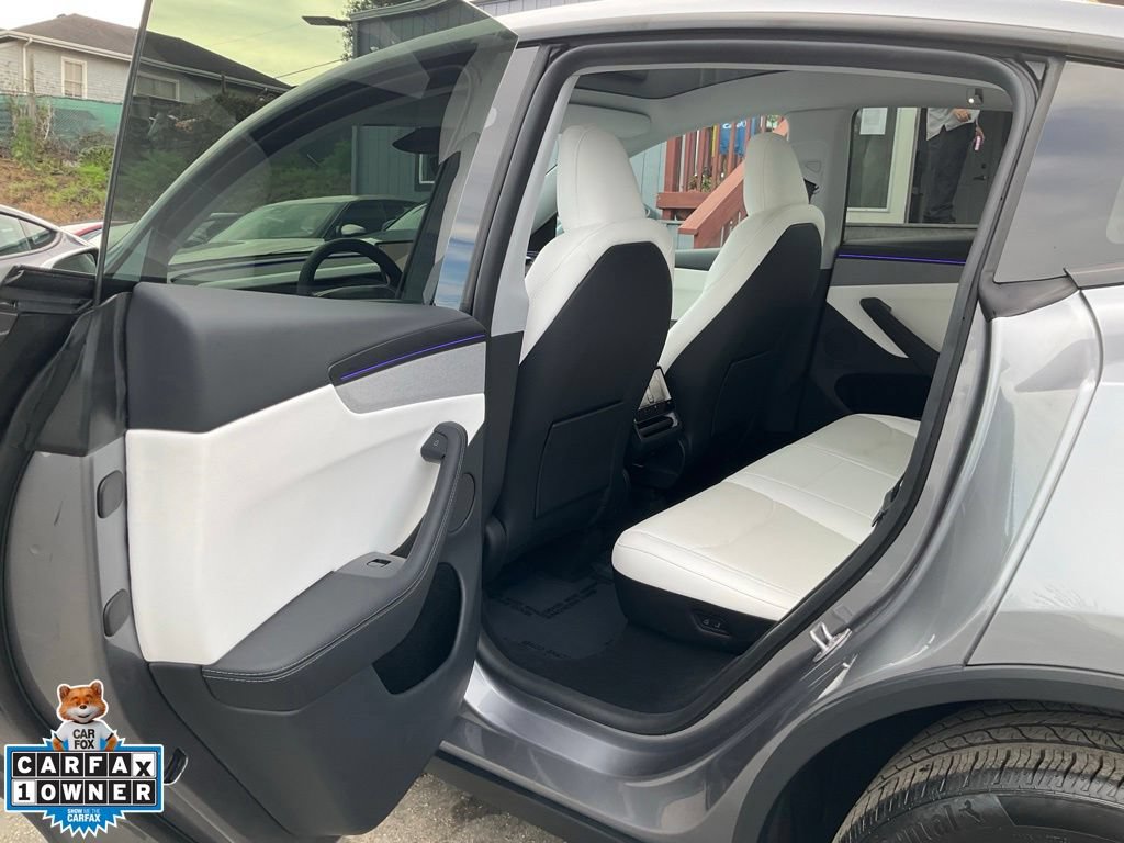 Used 2026 Tesla Model Y Long Range AWD/4WD image 26