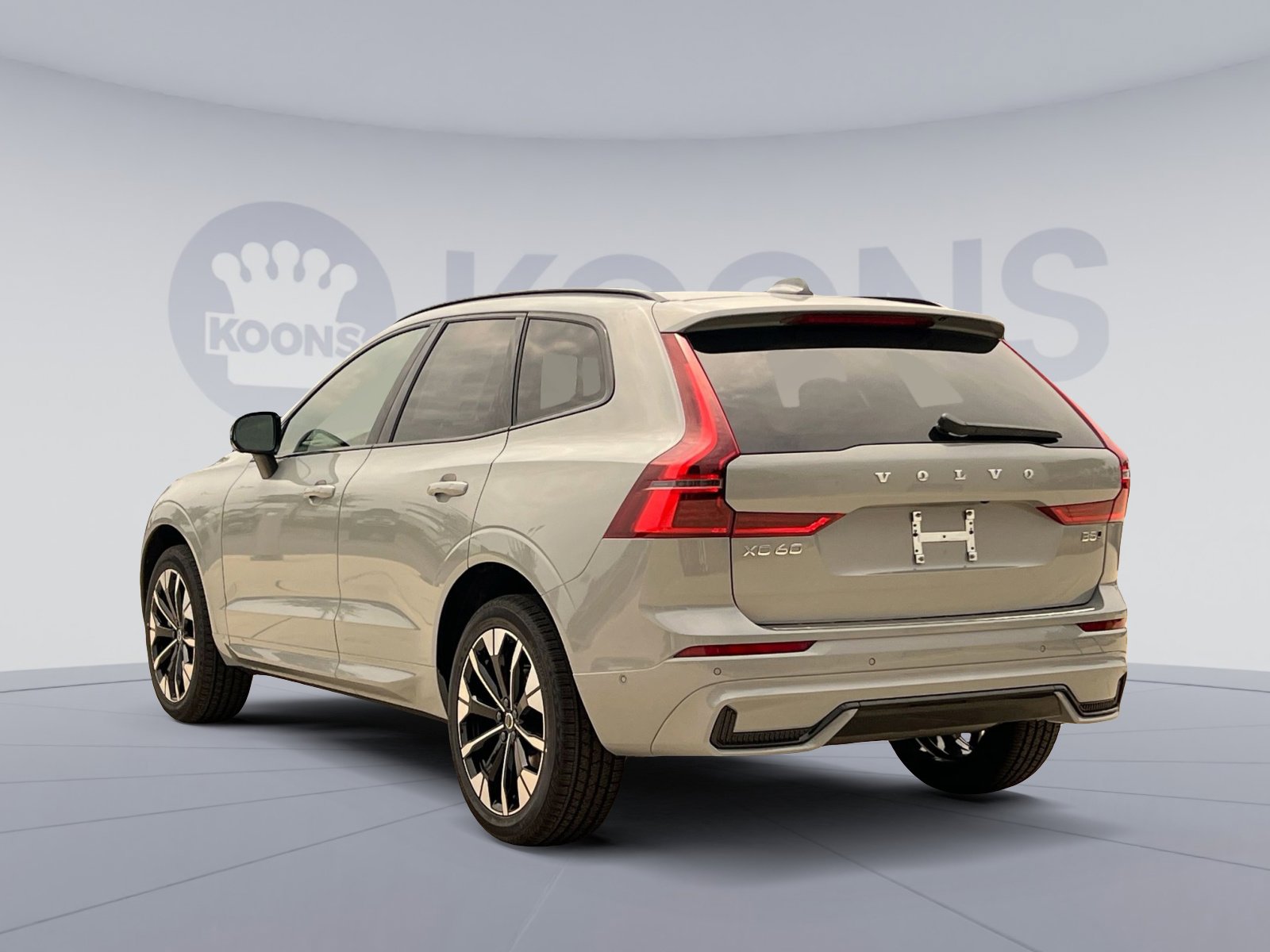 New 2026 Volvo XC60 B5 Plus w/ Protection Package Premier AWD/4WD image 4