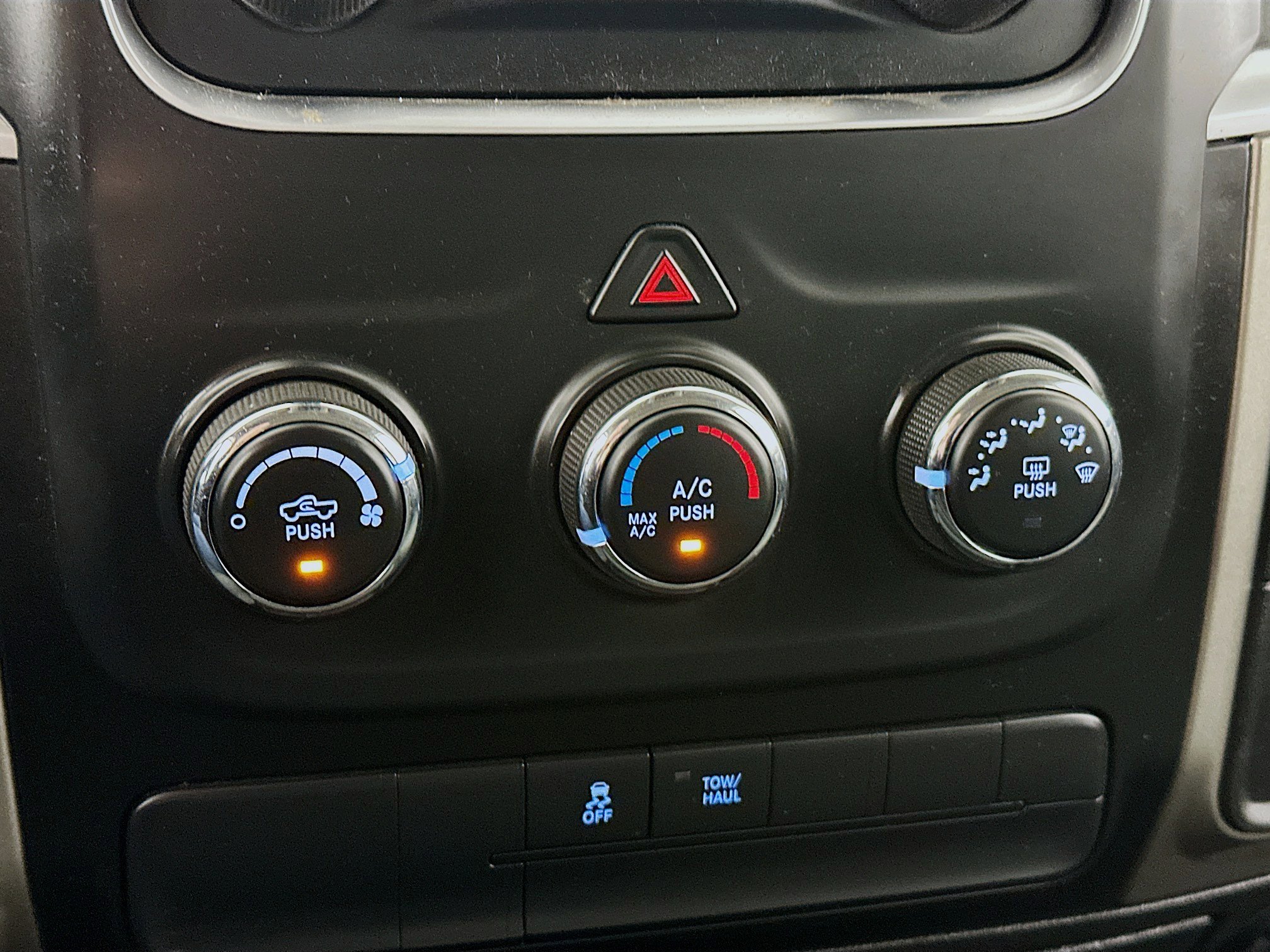 Used 2019 RAM 1500 Classic SLT image 22