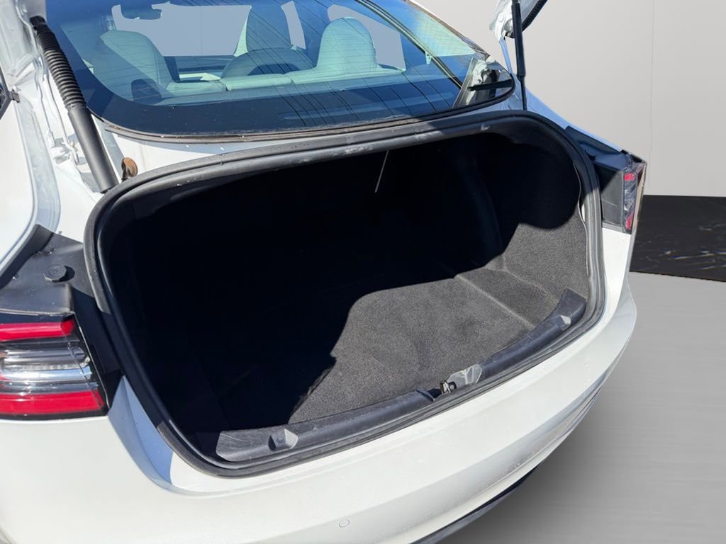 Used 2021 Tesla Model 3 Performance image 25